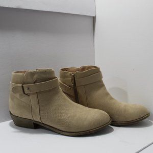 JustFab Women Tan Ankle Booties Size 9
